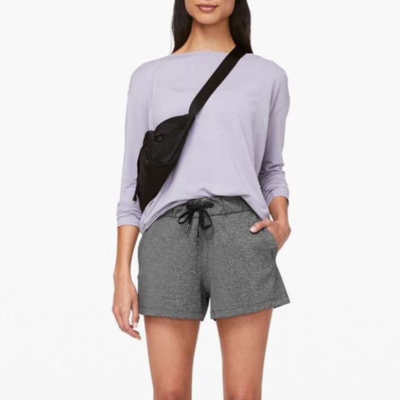lululemon athletica Pants - Lululemon On The Fly Athletic Shorts
Size 10